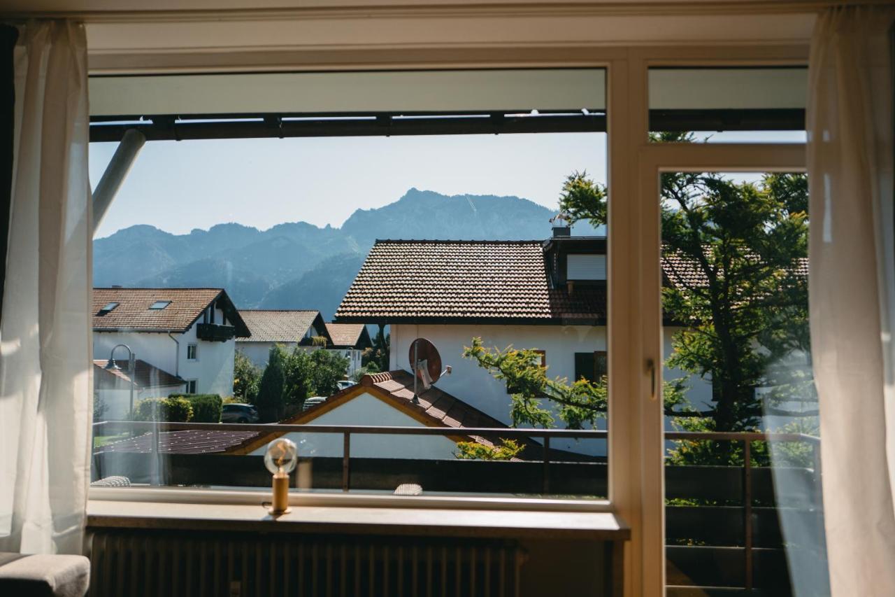 Ludwigslust - Ferienappartement Mit Bergblick Schwangau Exterior photo